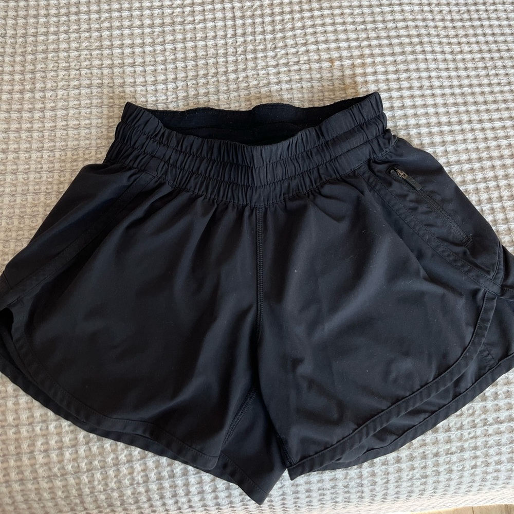 Lululemon tracker short 4”